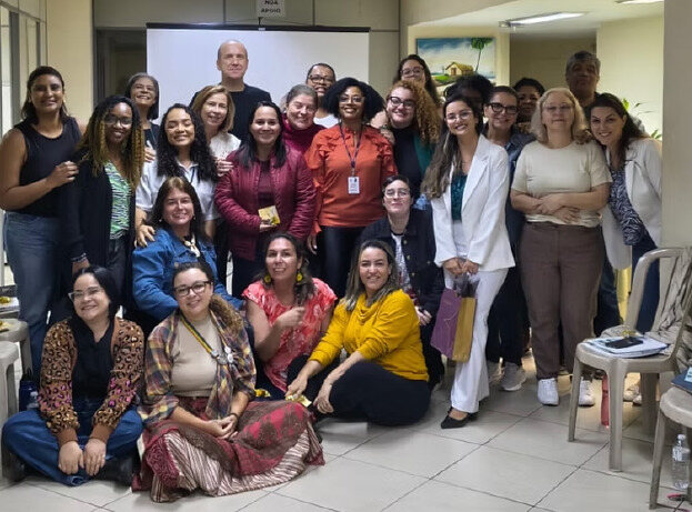 Equipe da Assistência Social de Cidade Ademar reunida com a MentalVive