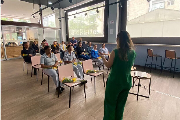 Palestra de Setembro Amarelo conduzida pela Ester Meneses nos Escritórios Paulista